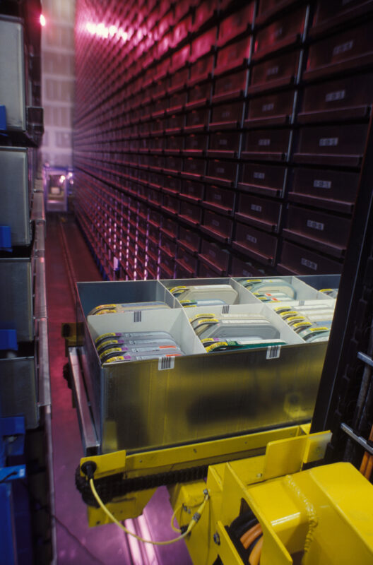 Hệ thống robot tự động trong kho Warehouse Automation