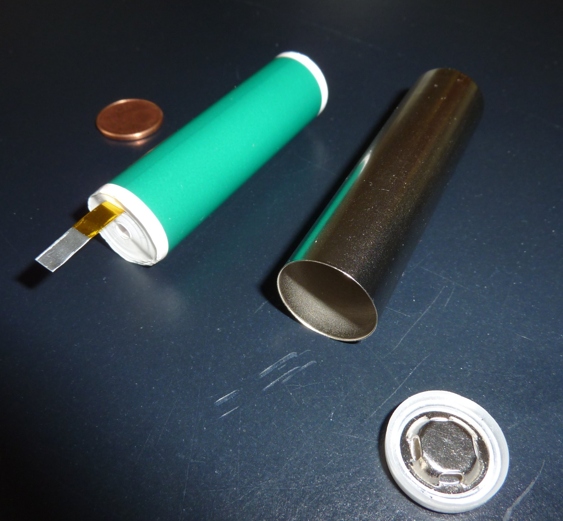 Pin lithium-ion hình trụ 18650 đơn lẻ