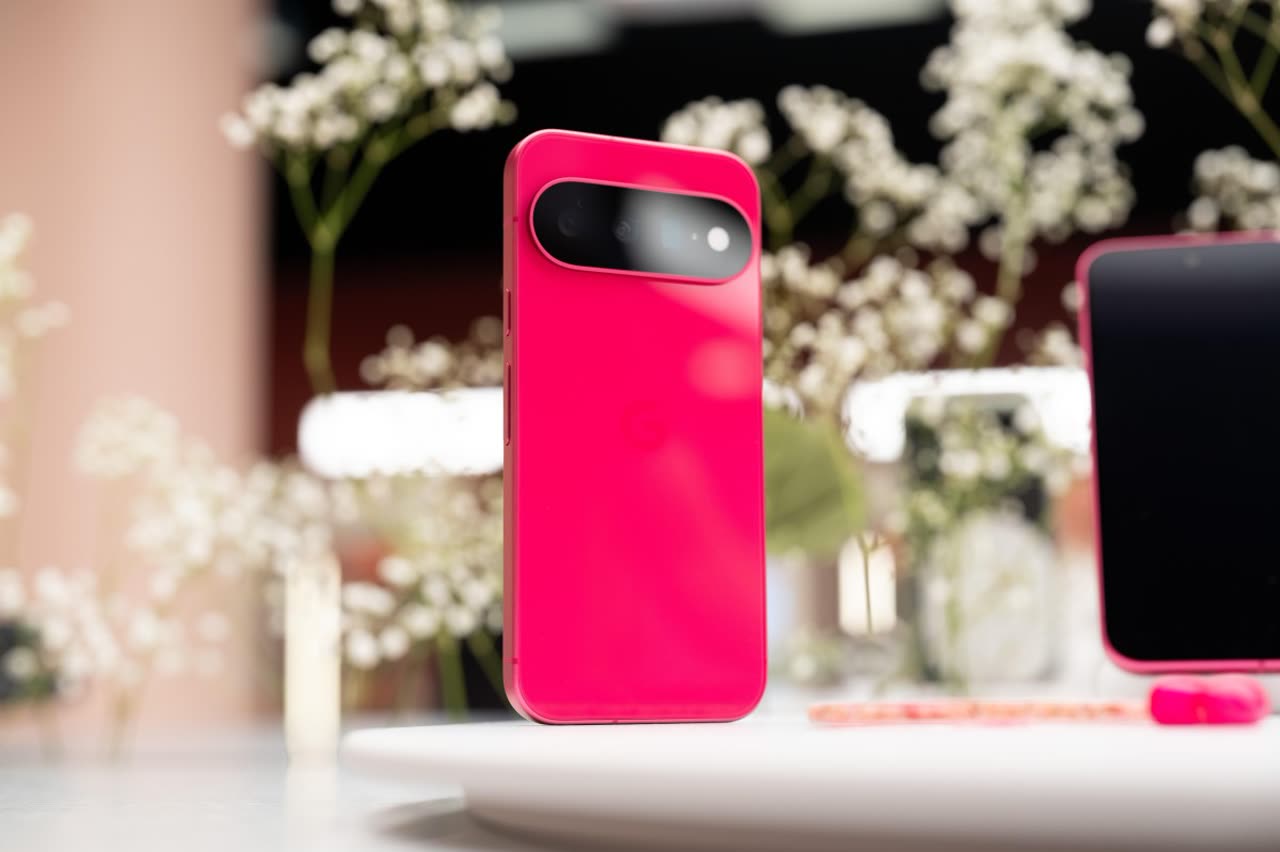 Điện thoại Google Pixel 11 màu hồng Hibiscus với cụm camera phía sau