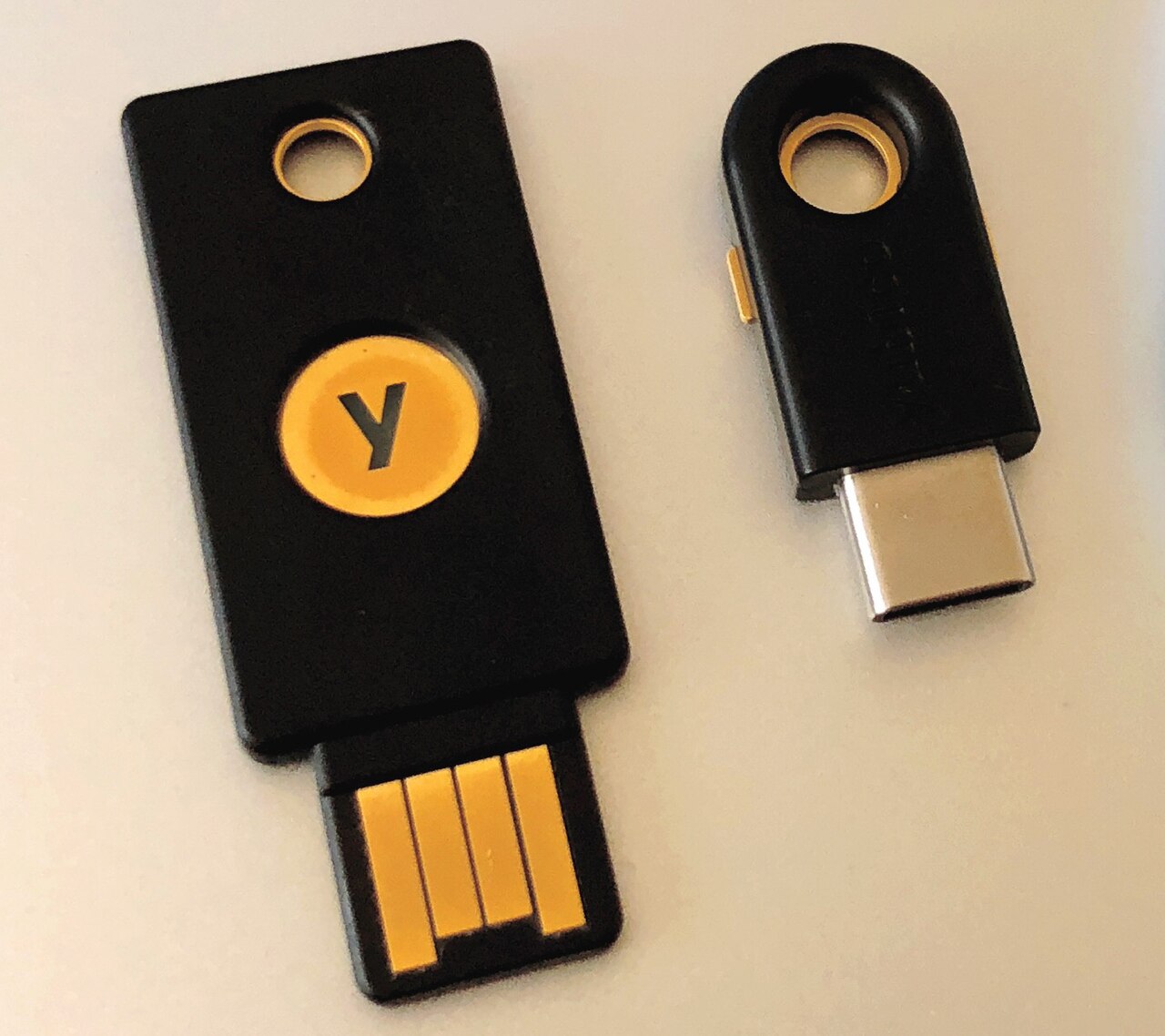 ảnh chụp màn hình đăng nhập bằng passkey trên điện thoại