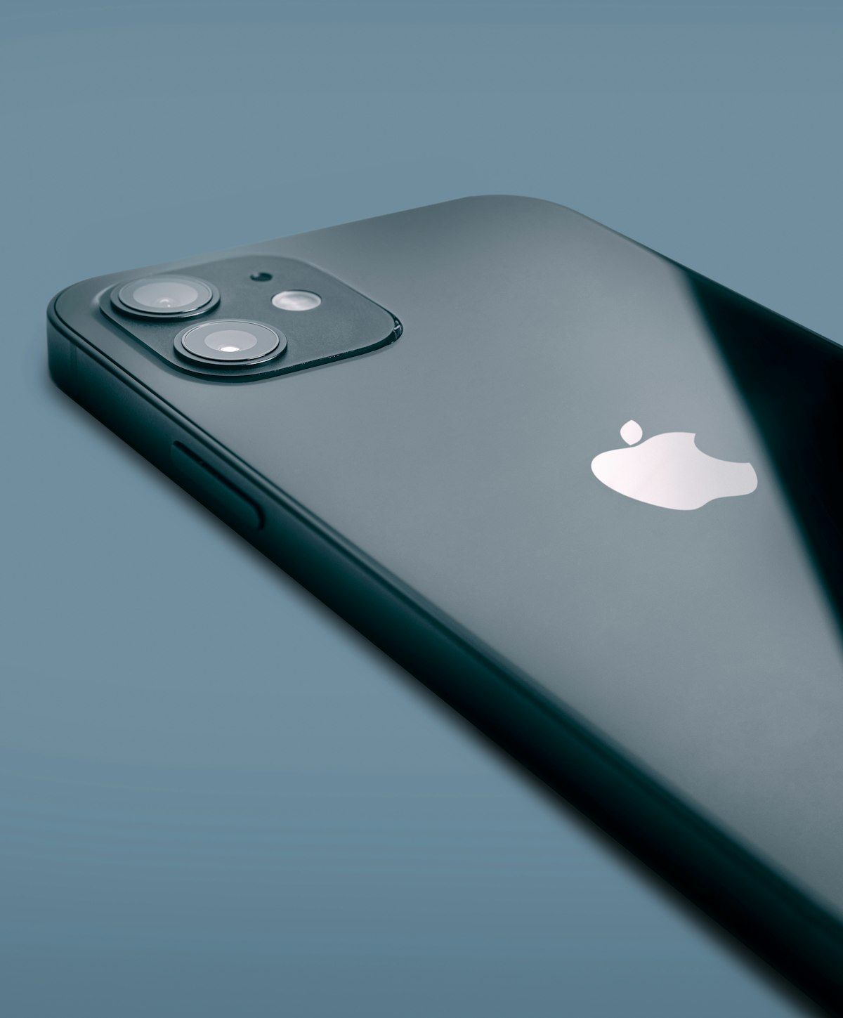 iPhone pin health and charging indicators
