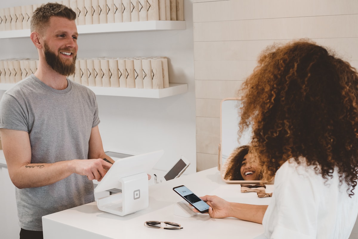 Trình chỉnh sửa giao diện kéo thả của Shopify