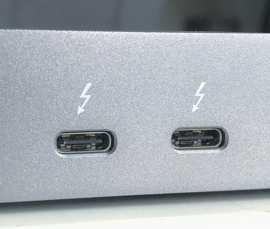 Thunderbolt 3 interface USB-C ports trên Macbook
