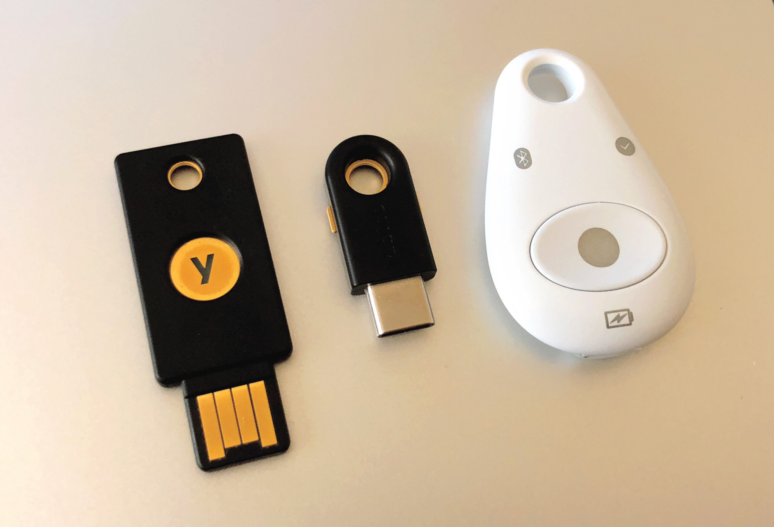 YubiKey 5: Xác Thực Phần Cứng Không Cần Pin hay Cáp
