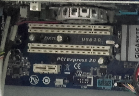 Các khe mở rộng PCIe PCI trên bo mạch chủ Gigabyte