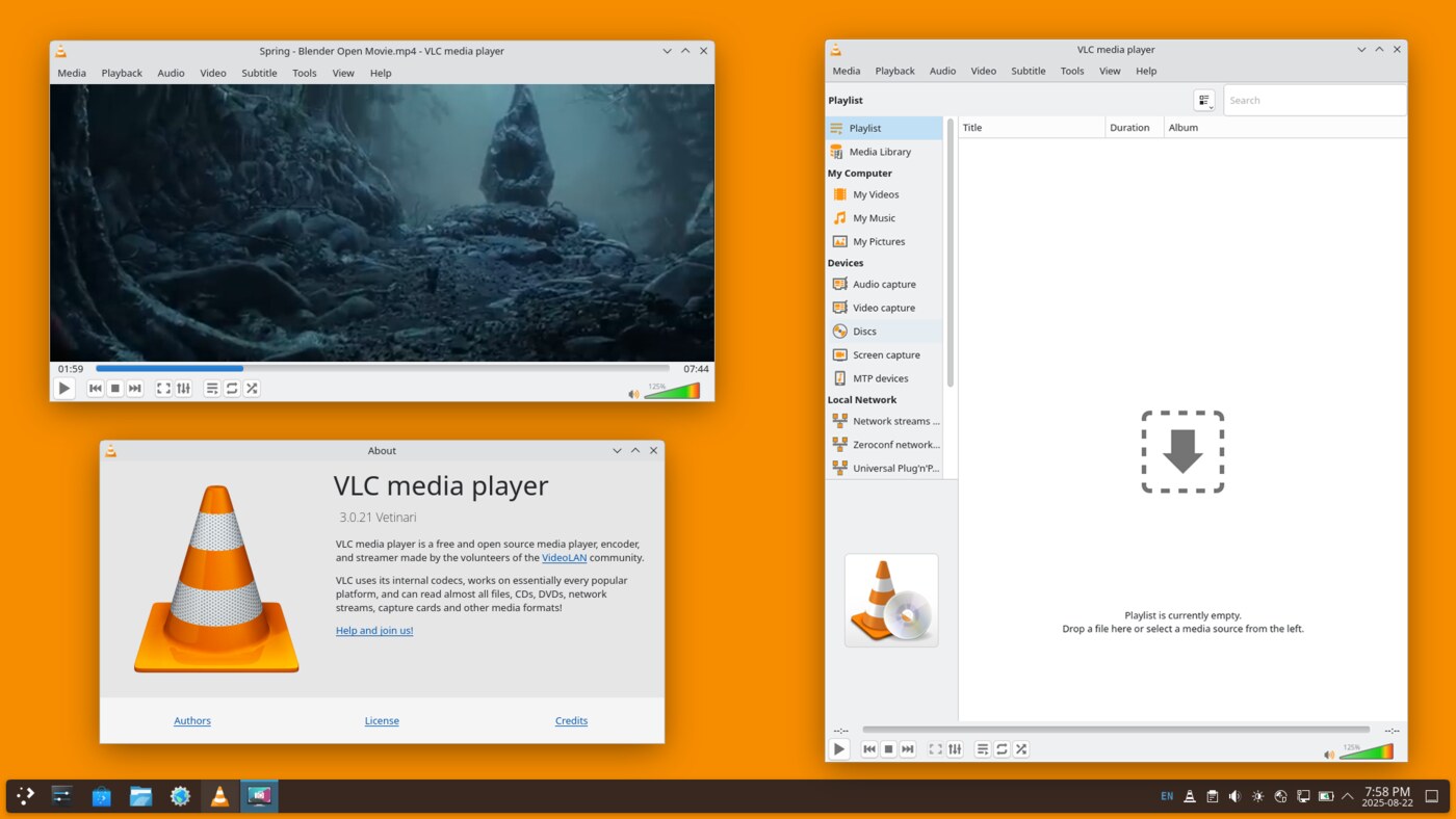 Cửa sổ chính của VLC media player 3.0.21 trên Debian với nền tảng KDE, thanh menu và danh sách phát